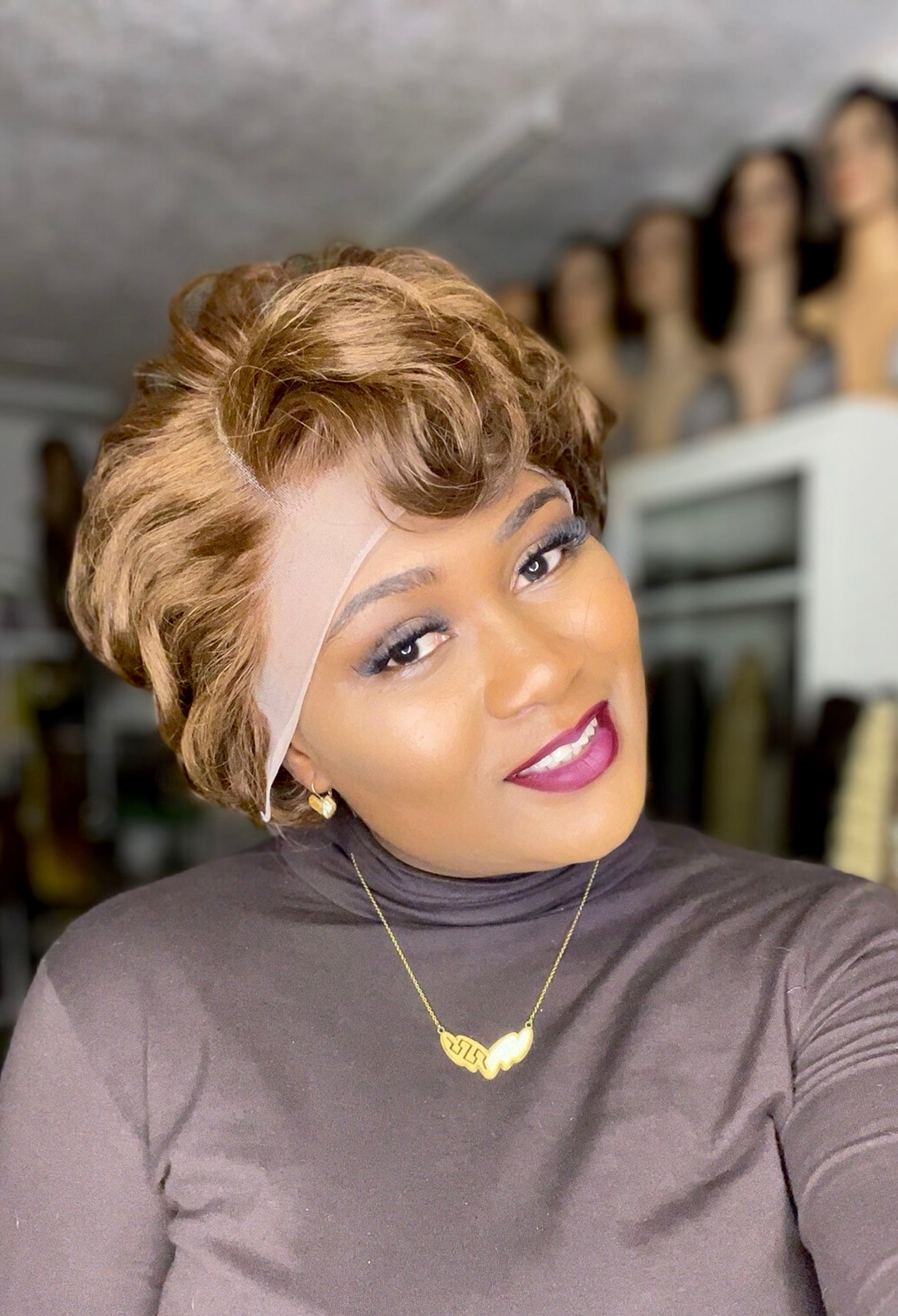 Pixie cut -brown
